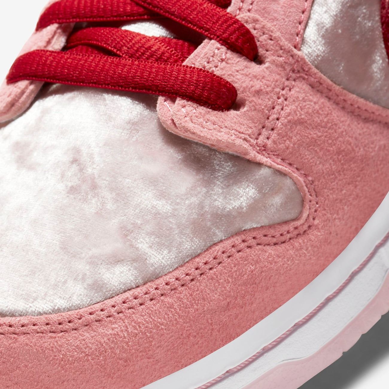 Nike SB Dunk Low "Strangelove"