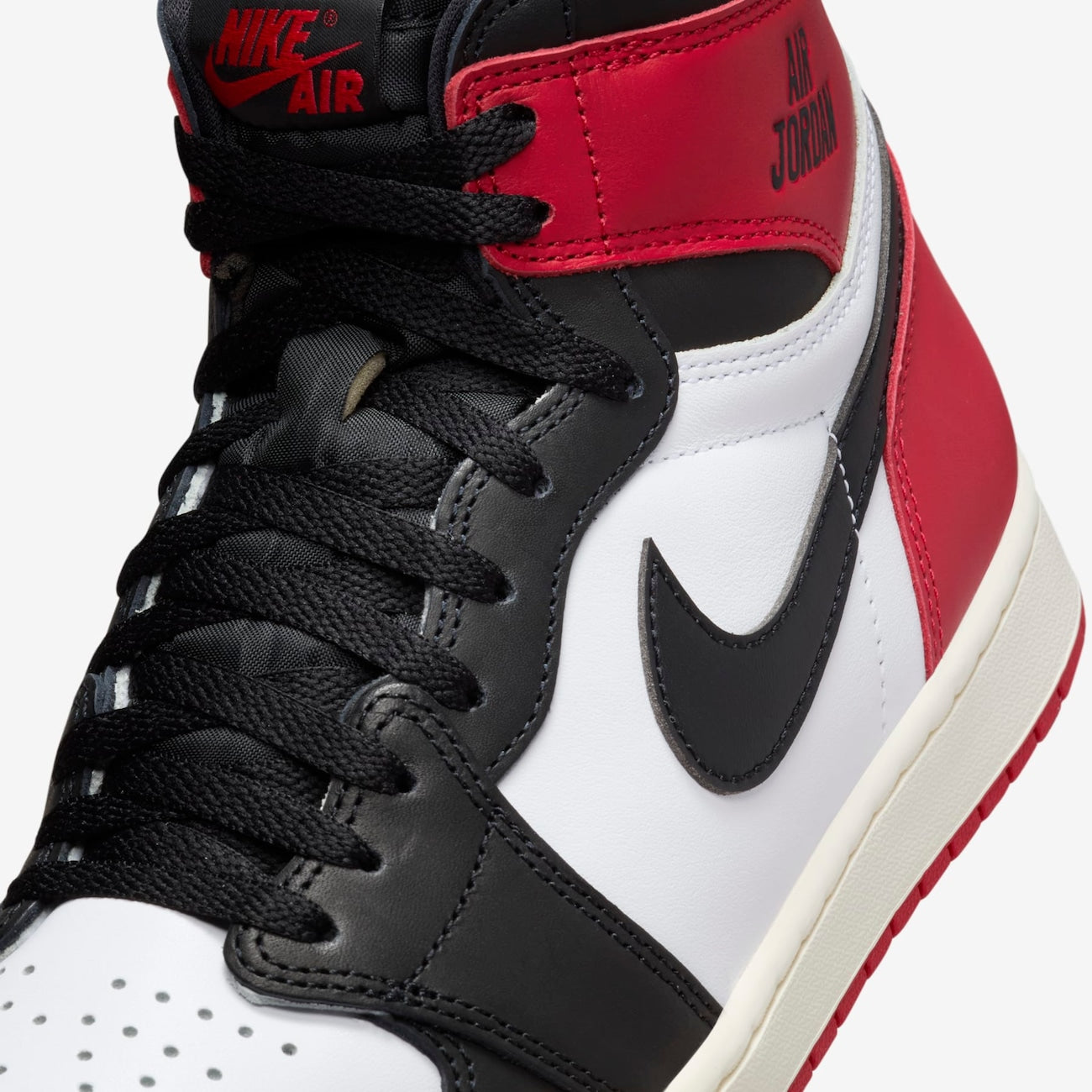 Nike Air Jordan 1 Retro High OG "Black Toe" 2025
