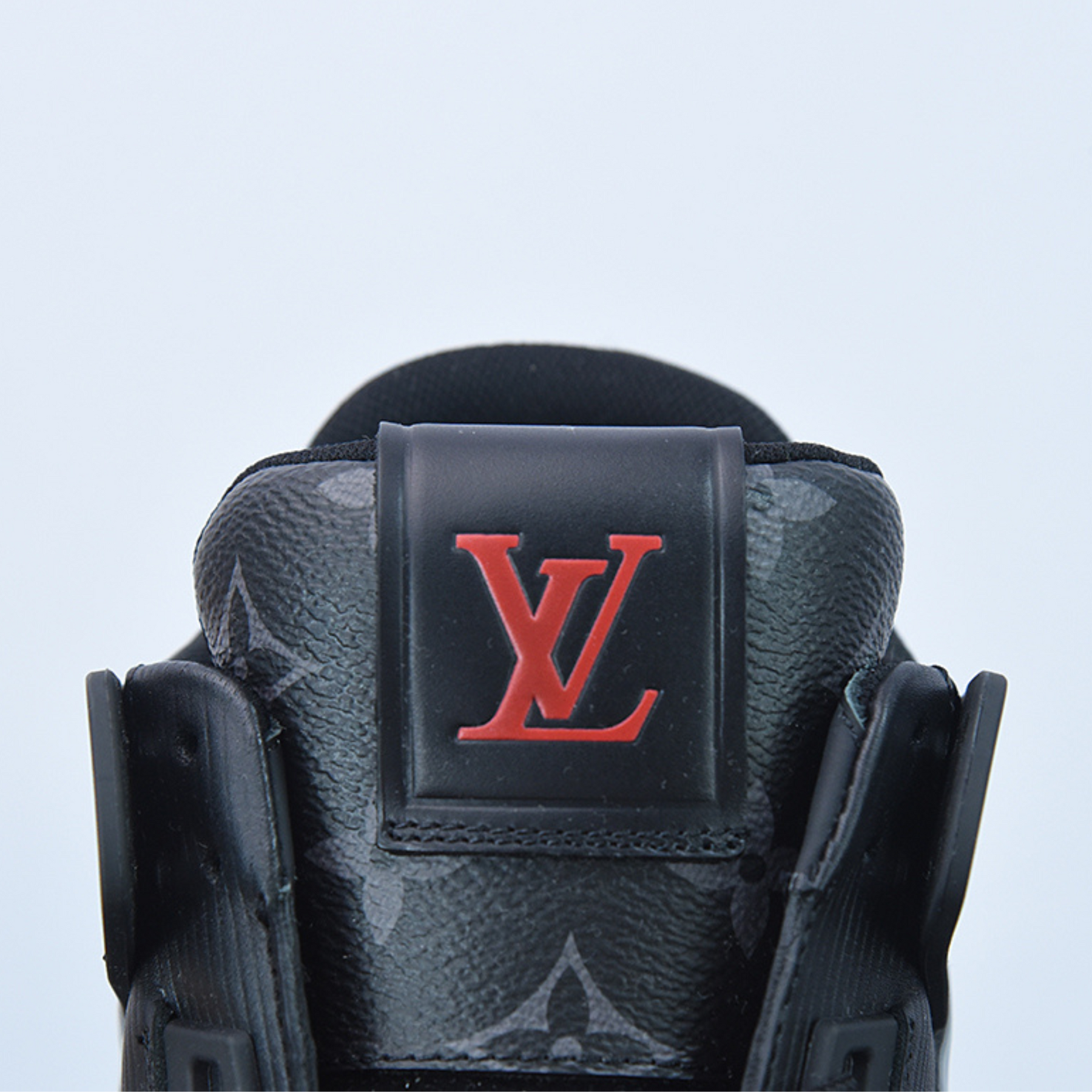Louis Vuitton Trainer "Black"