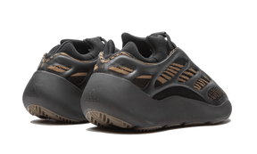 Yeezy Boost 700 v3 "Clay Brown"